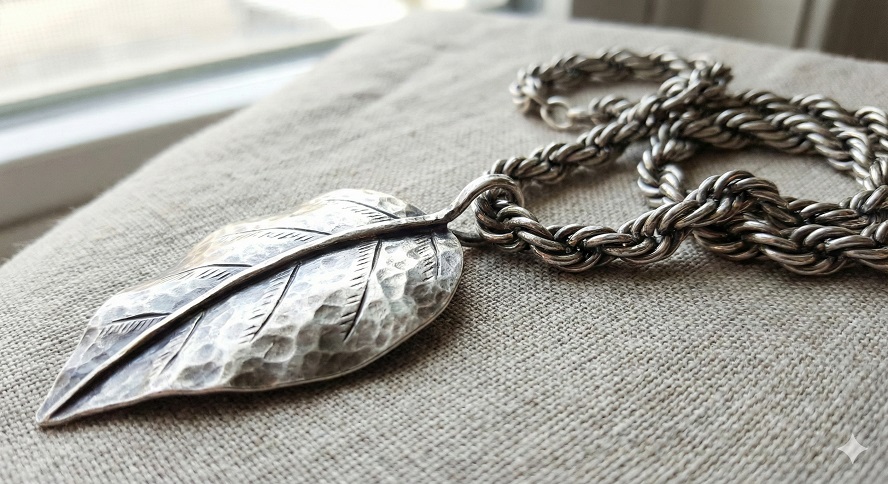 Junior Silver: Perhiasan Perak dengan Karakter, Makna, dan Keanggunan Abadi